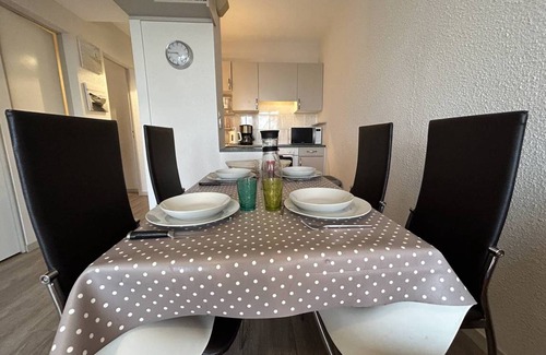 Port District Apartment | 42 m² Apartment ∙ 2 bedrooms ∙ 4 guests