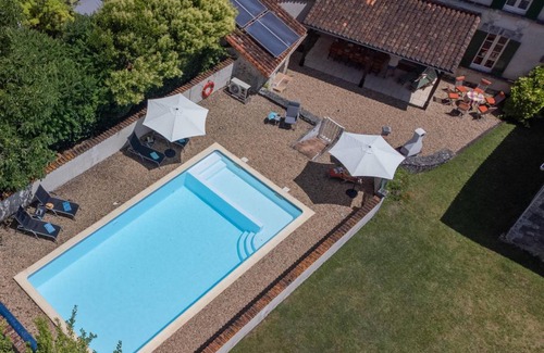 Bonnes House | 420 m² House ∙ 10 bedrooms ∙ 20 guests