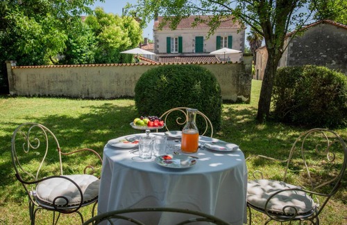 Bonnes House | 420 m² House ∙ 10 bedrooms ∙ 20 guests