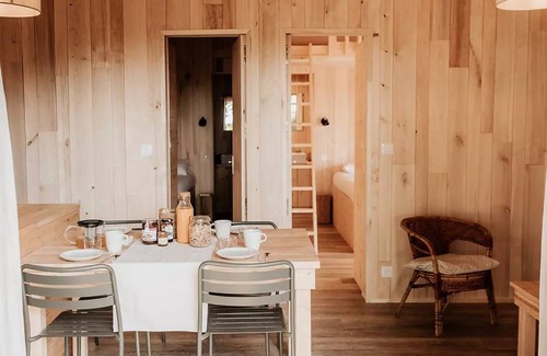 Saint-Amand-de-Coly Ski Chalet | 43 m² Chalet ∙ 2 bedrooms ∙ 6 guests