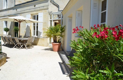 Saint-Ciers-de-Canesse Other | 430 m² Castle ∙ 7 bedrooms ∙ 16 guests