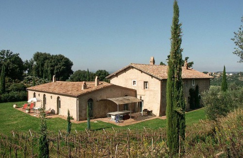 Camigliano Villa | 450 m² Villa ∙ 9 bedrooms ∙ 18 guests