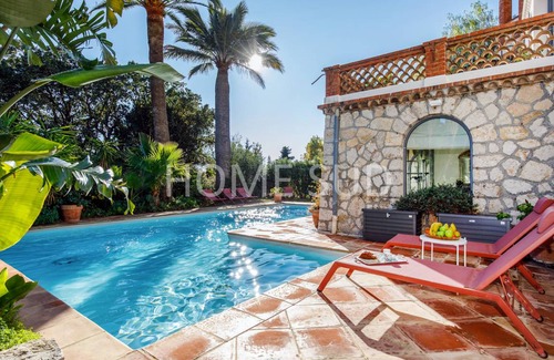 Cannes La Bocca Villa | 460 m² Villa ∙ 8 bedrooms ∙ 16 guests