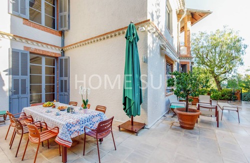 Cannes La Bocca Villa | 460 m² Villa ∙ 8 bedrooms ∙ 16 guests