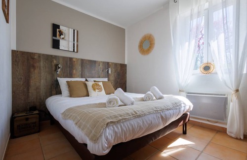 Gordes House | 48 m² House ∙ 2 bedrooms ∙ 4 guests