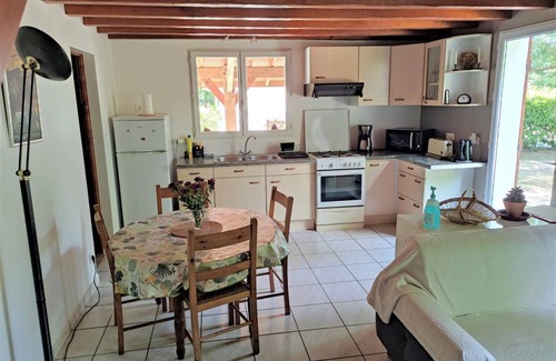 Sainte-Eulalie-en-Born House | 50 m² Gîte ∙ 1 bedroom ∙ 3 guests