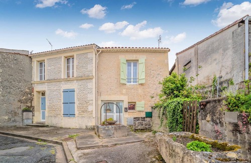 Mortagne-sur-Gironde House | 50 m² House ∙ 2 bedrooms ∙ 4 guests