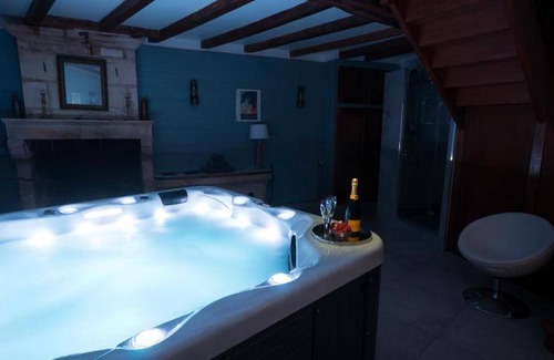 Pont l'Abbe d'Arnoult Bed & Breakfast | 50 m² Bed and breakfast ∙ 3 guests