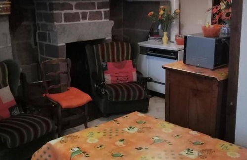 Lanteuil House | 50 m² House ∙ 2 bedrooms ∙ 4 guests