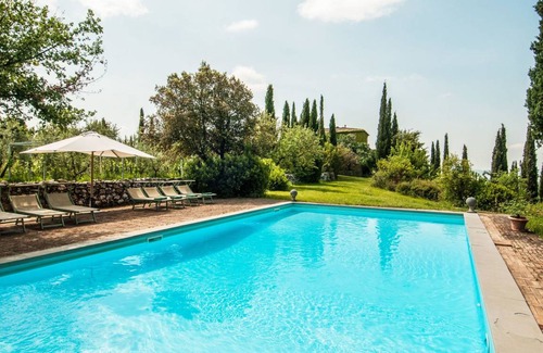 Montalcino Villa | 500 m² Villa ∙ 8 bedrooms ∙ 16 guests