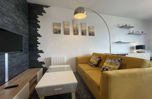 Aytre Apartment | 59 m² Apartment ∙ 2 bedrooms ∙ 4 guests