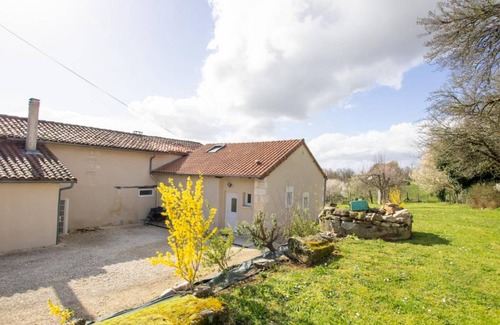 Saint-Martial-de-Valette Cottage | 60 m² Cabin ∙ 2 bedrooms ∙ 4 guests