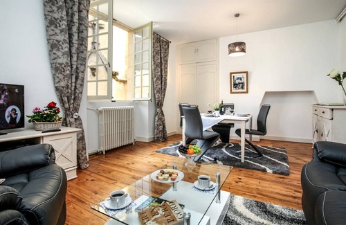 Sarlat-la-Caneda Historic Center Apartment | 60 m² Apartment ∙ 1 bedroom ∙ 2 guests