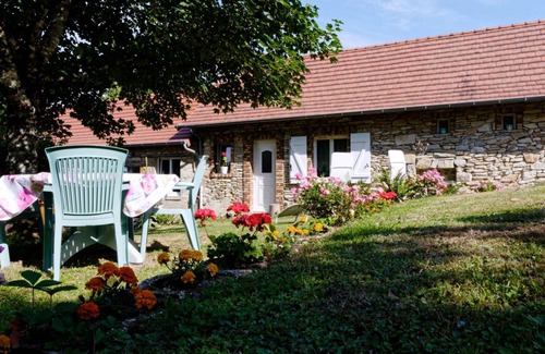 Sainte-Fortunade House | 60 m² Gîte ∙ 2 bedrooms ∙ 4 guests
