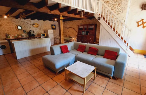 Saint-Just-Luzac House | 60 m² House ∙ 2 bedrooms ∙ 4 guests