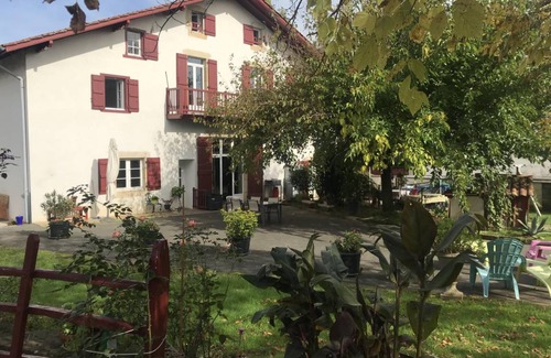 Ustaritz House | 61 m² Gîte ∙ 1 bedroom ∙ 2 guests