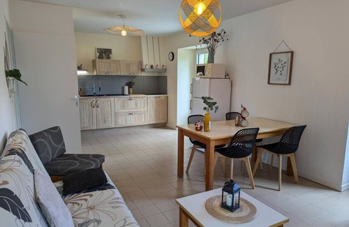 Saint-Maurice-des-Lions Cottage | 62 m² Cabin ∙ 2 bedrooms ∙ 6 guests