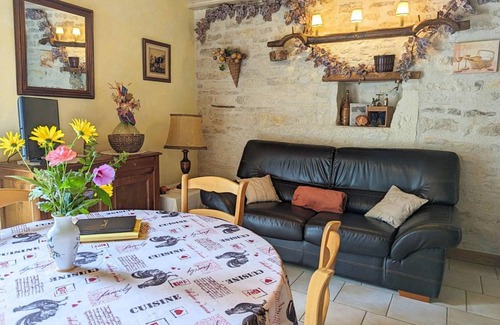 Saint-Genis-d'Hiersac Cottage | 63 m² Cabin ∙ 2 bedrooms ∙ 4 guests