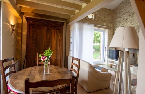Tocane-Saint-Apre House | 63 m² Gîte ∙ 2 bedrooms ∙ 4 guests