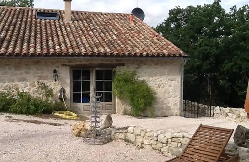 Beauville House | 65 m² House ∙ 2 bedrooms ∙ 4 guests