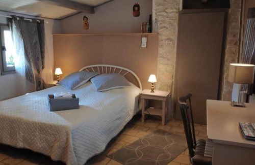 Saint-Jean-de-Sauves Bed & Breakfast | 69 m² Bed and breakfast ∙ 2 bedrooms ∙ 8 guests