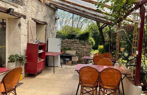 Saint-Jean-de-Sauves Bed & Breakfast | 69 m² Bed and breakfast ∙ 2 bedrooms ∙ 8 guests