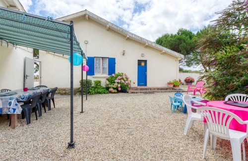 Jau-Dignac-et-Loirac House | 70 m² House ∙ 2 bedrooms ∙ 5 guests