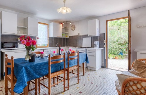 Jau-Dignac-et-Loirac House | 70 m² House ∙ 2 bedrooms ∙ 5 guests