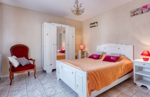 Jau-Dignac-et-Loirac House | 70 m² House ∙ 2 bedrooms ∙ 5 guests