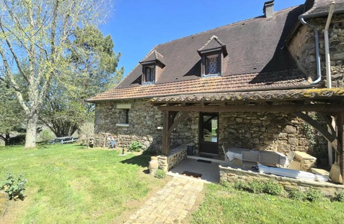 Saint-Amand-de-Belves House | 70 m² Gîte ∙ 3 bedrooms ∙ 6 guests