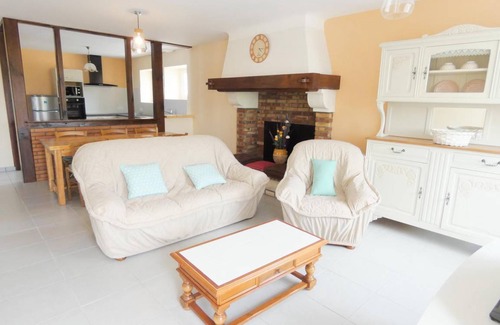 Angoume House | 70 m² Gîte ∙ 2 bedrooms ∙ 5 guests