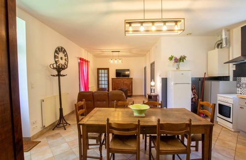 Saint-Chamassy House | 70 m² Gîte ∙ 2 bedrooms ∙ 4 guests
