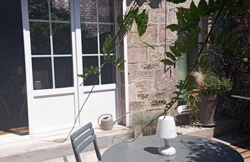 Saint-Yrieix-le-Dejalat House | 75 m² Gîte ∙ 2 bedrooms ∙ 4 guests