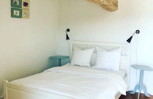 Saint-Mande-sur-Bredoire House | 80 m² House ∙ 2 bedrooms ∙ 4 guests