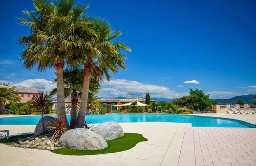 La Rouviere House | 80 m² House ∙ 3 bedrooms ∙ 6 guests