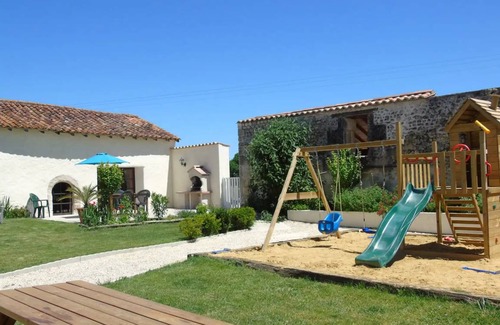 Salles-Lavalette House | 80 m² House ∙ 2 bedrooms ∙ 4 guests