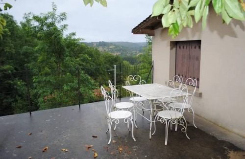 Pays-de-Belves House | 80 m² House ∙ 2 bedrooms ∙ 4 guests