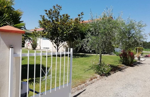 Bats House | 83 m² Gîte ∙ 3 bedrooms ∙ 6 guests