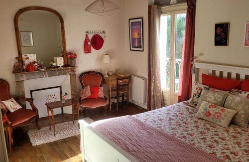 Neuville-de-Poitou Bed & Breakfast | 85 m² Bed and breakfast ∙ 2 bedrooms ∙ 5 guests