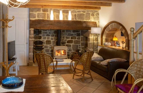 Gimel-les-Cascades House | 85 m² Gîte ∙ 2 bedrooms ∙ 4 guests