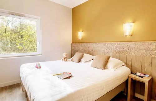 Curcay-sur-Dive House | 85 m² Mobile home ∙ 4 bedrooms ∙ 8 guests
