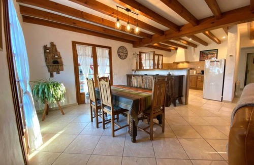 Saint-Pee-sur-Nivelle House | 86 m² Gîte ∙ 3 bedrooms ∙ 6 guests