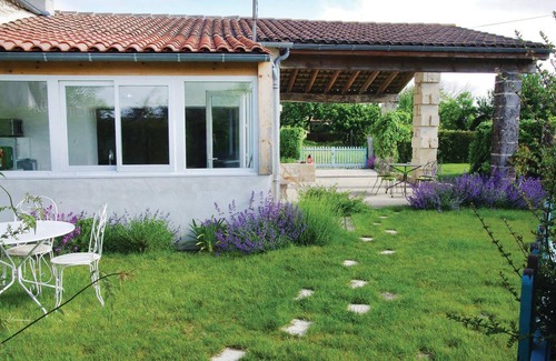 Saint-Fort-sur-Gironde House | 88 m² House ∙ 2 bedrooms ∙ 5 guests