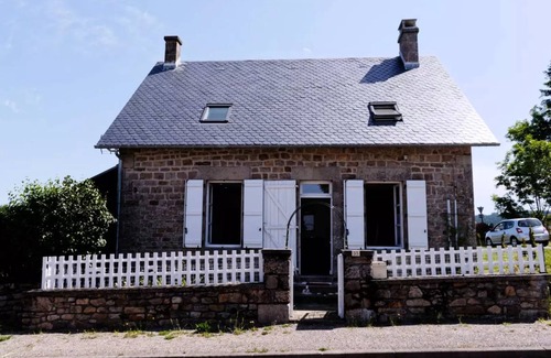 Saint-Yrieix-le-Dejalat House | 90 m² House ∙ 2 bedrooms ∙ 4 guests