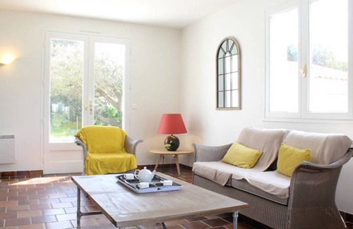 Domino House | 90 m² House ∙ 3 bedrooms ∙ 6 guests