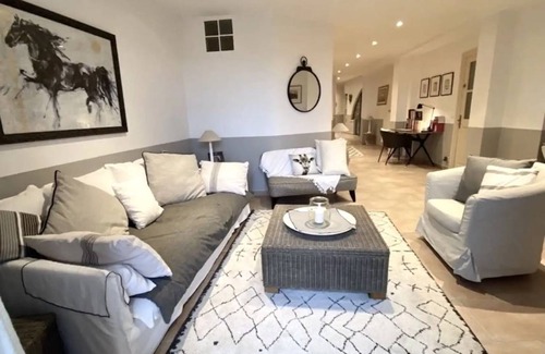Sablet House | 90 m² House ∙ 1 bedroom ∙ 2 guests