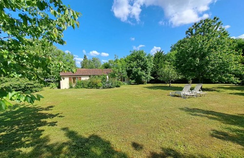 Saint-Pierre-de-Juillers House | 95 m² House ∙ 3 bedrooms ∙ 6 guests