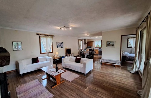 Saint-Pierre-de-Juillers House | 95 m² House ∙ 3 bedrooms ∙ 6 guests