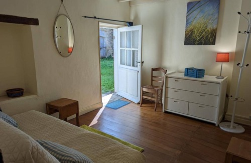 Cellefrouin Cottage | 96 m² Cabin ∙ 3 bedrooms ∙ 6 guests