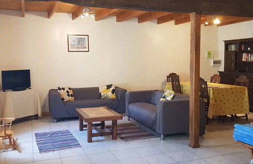 Saint-Pierre-de-Juillers House | 98 m² House ∙ 3 bedrooms ∙ 6 guests